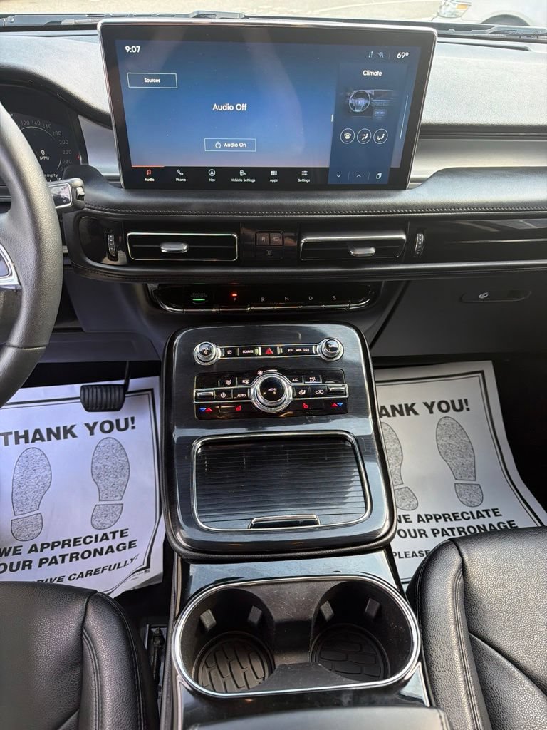 Used 2023 Lincoln Nautilus AWD w/ Premium Package image 4
