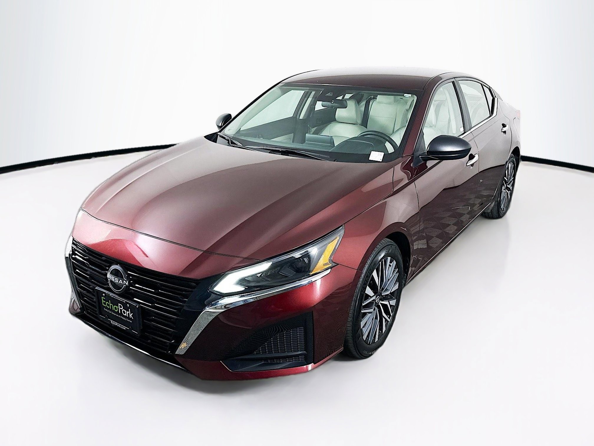 Used 2025 Nissan Altima 2.5 SV image 3