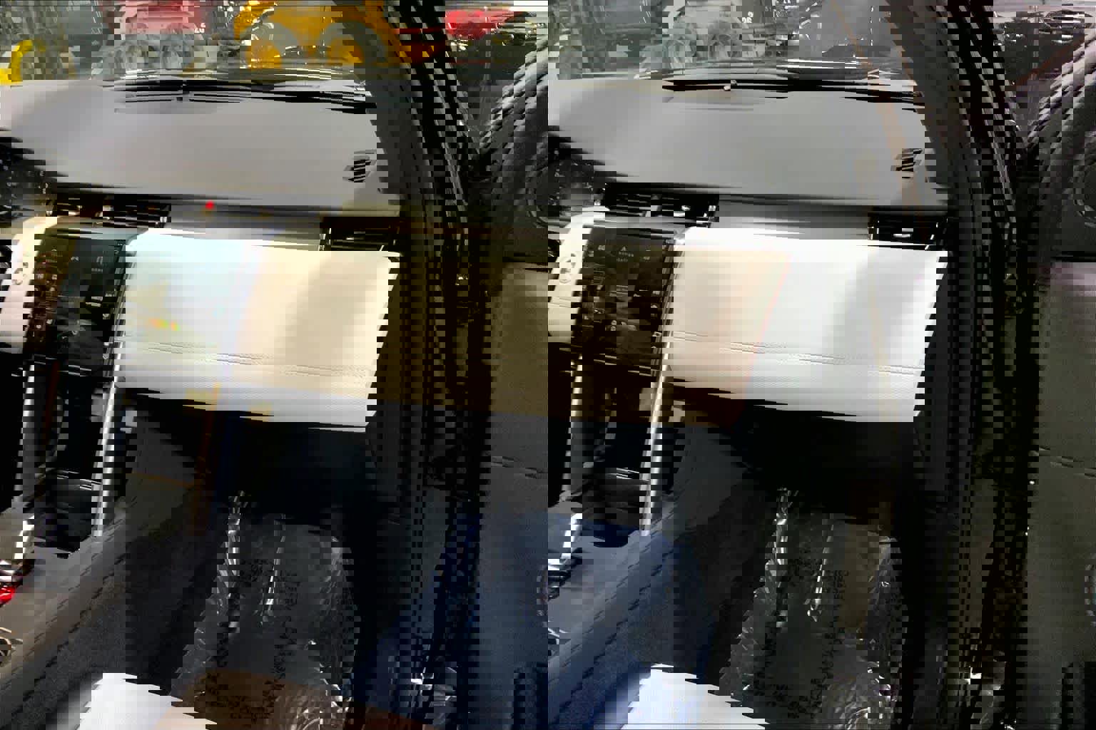 Used 2024 Land Rover Discovery Sport Dynamic SE image 19