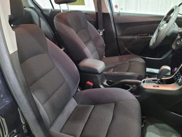Used 2015 Chevrolet Cruze LT image 40
