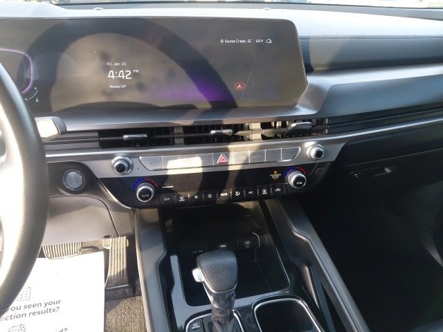 Used 2023 Kia Telluride LX image 12