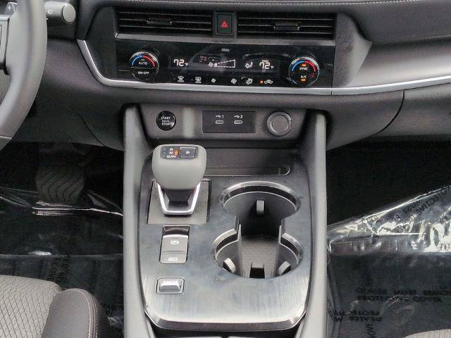 Certified 2026 Nissan Rogue SV FWD image 19