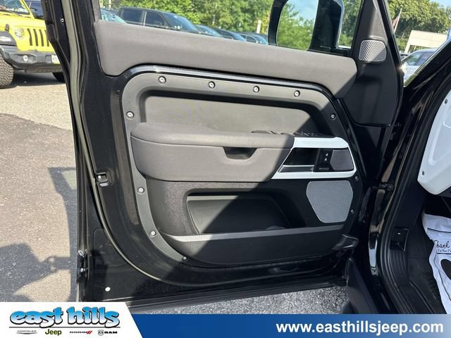 Used 2023 Land Rover Defender 130 SE AWD/4WD image 18