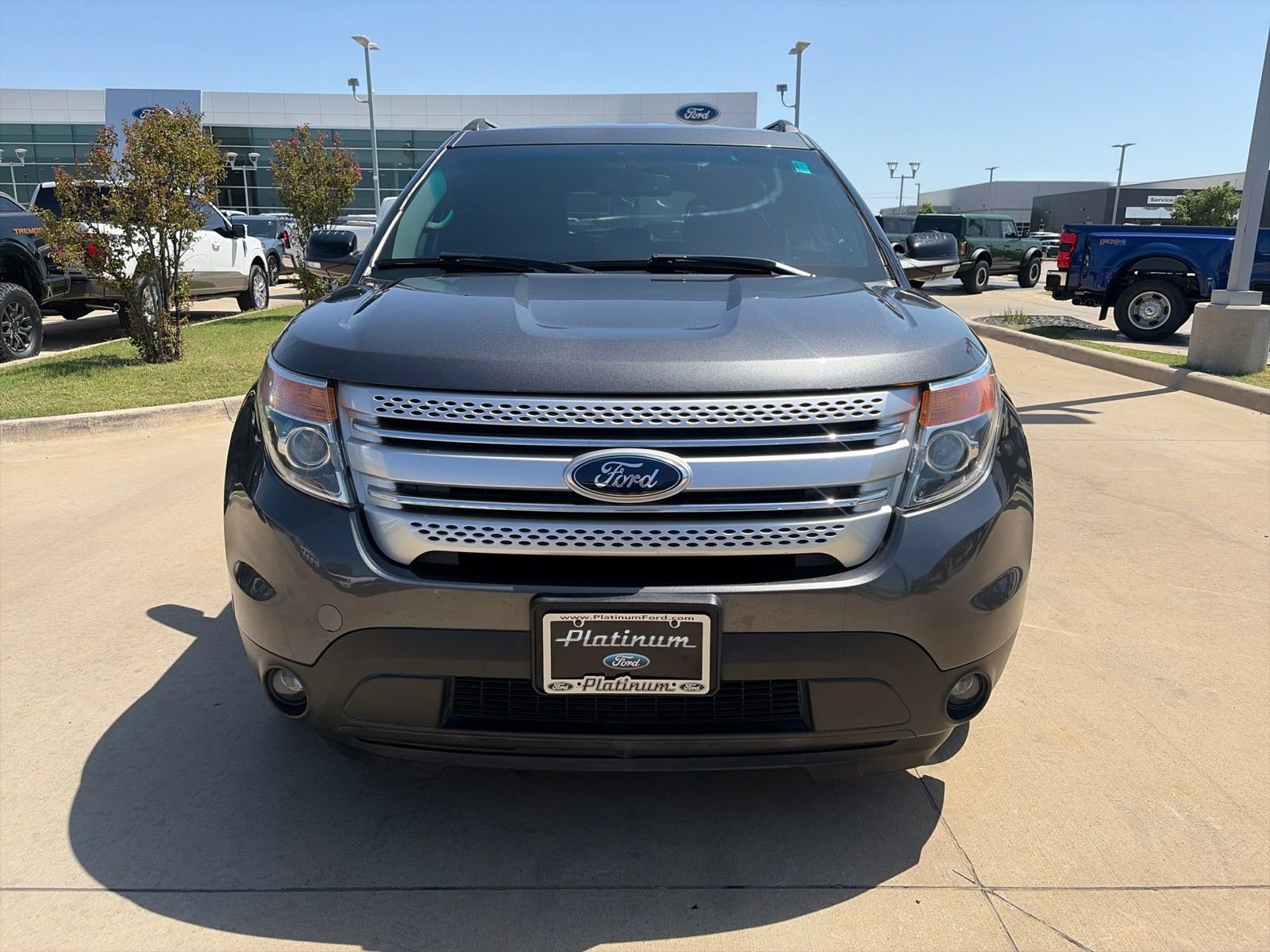 Used 2015 Ford Explorer XLT w/ Equipment Group 202B FWD image 9