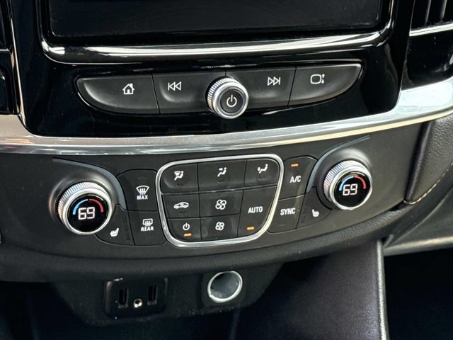 Used 2019 Chevrolet Traverse LT FWD image 21