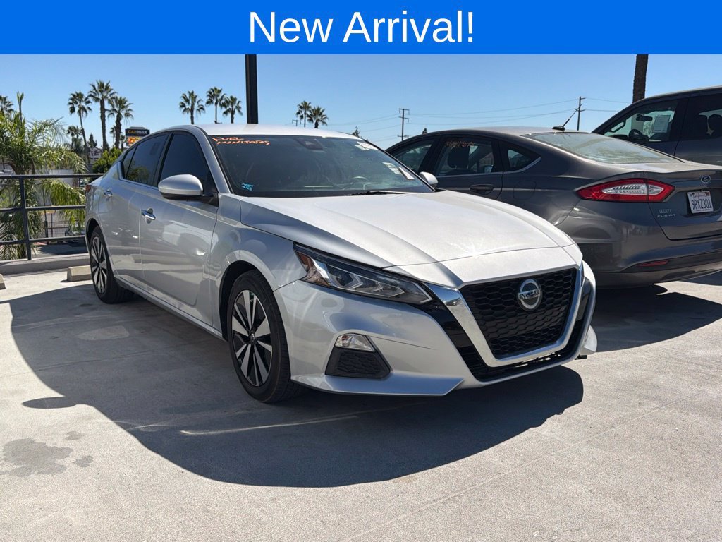 Used 2021 Nissan Altima 2.5 SV FWD image 1
