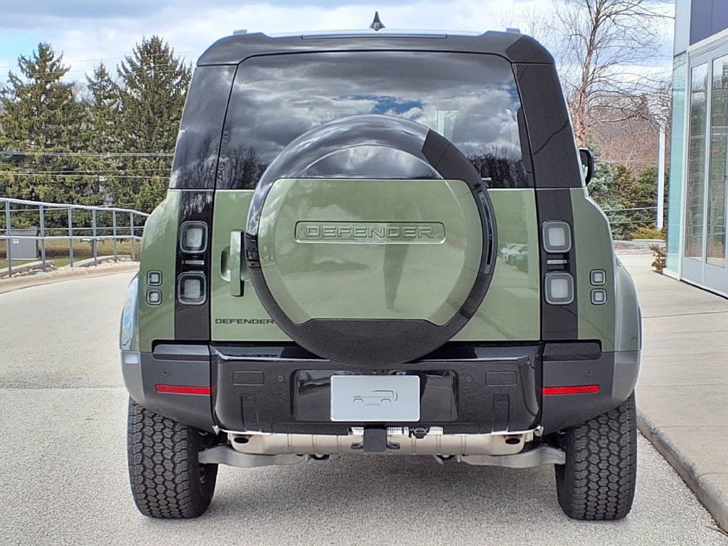 Certified 2026 Land Rover Defender 110 S AWD/4WD image 4