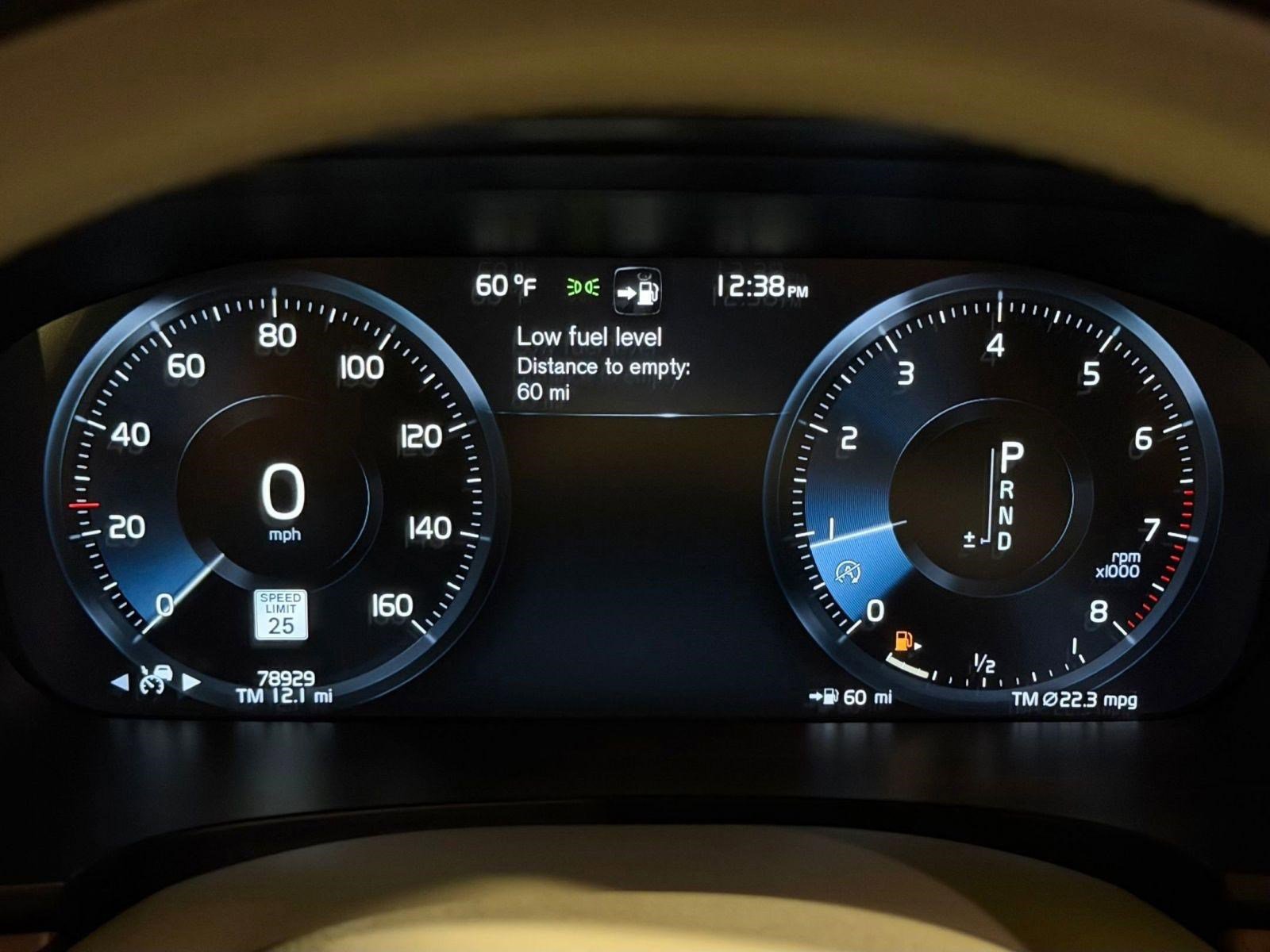 Used 2017 Volvo S90 T6 Inscription w/ Vision Package image 19