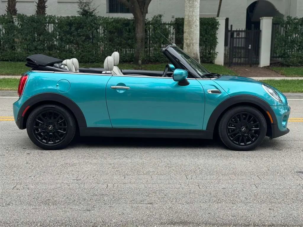 Used 2021 MINI Cooper Convertible w/ Signature Upholstery Package image 5