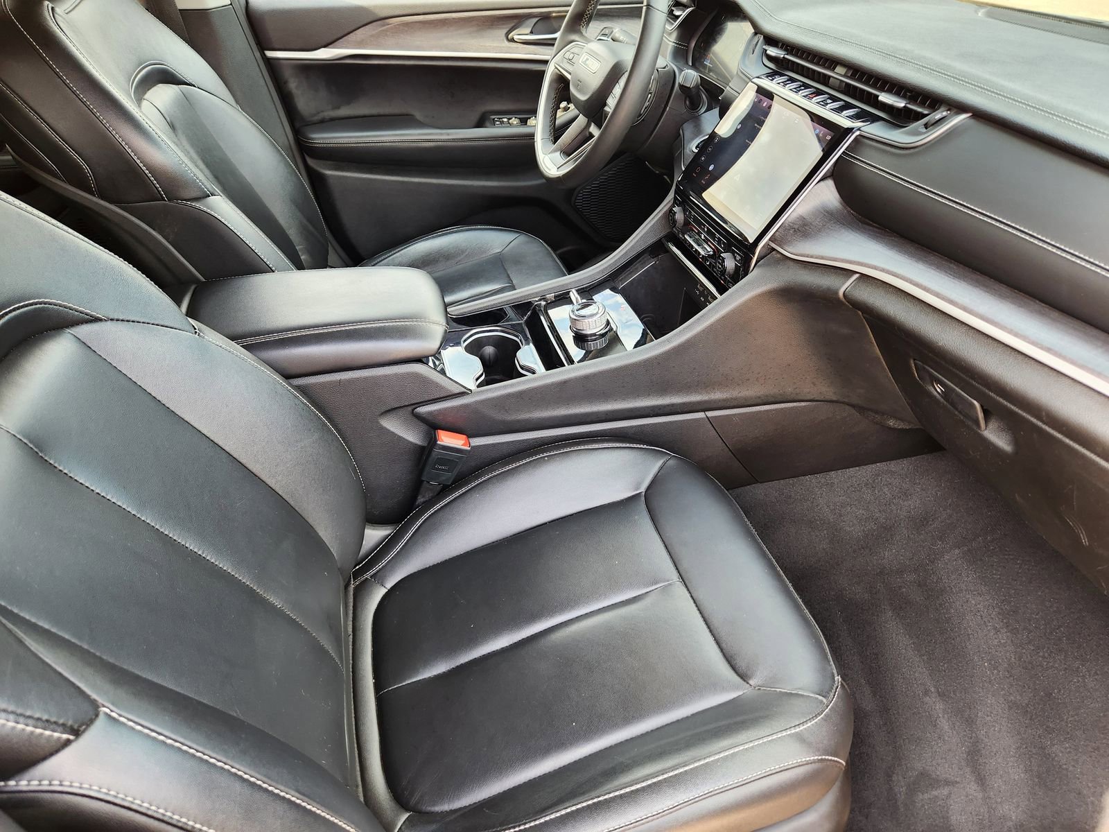 Used 2023 Jeep Grand Cherokee Limited AWD/4WD image 19