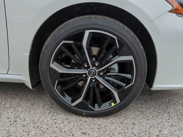 New 2025 Nissan Altima 2.5 SR w/ SR Premium Package image 11