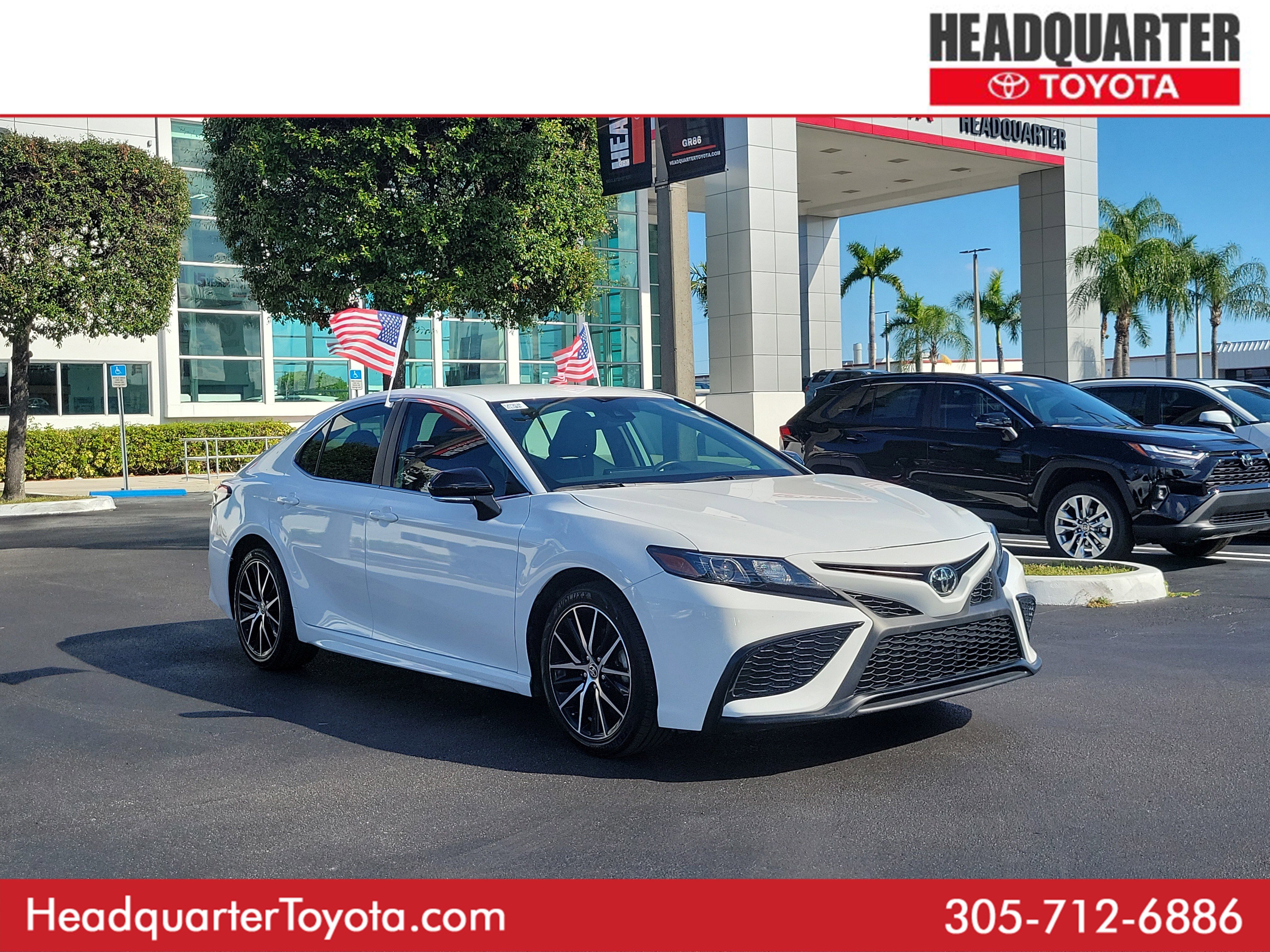 Used 2024 Toyota Camry SE image 2