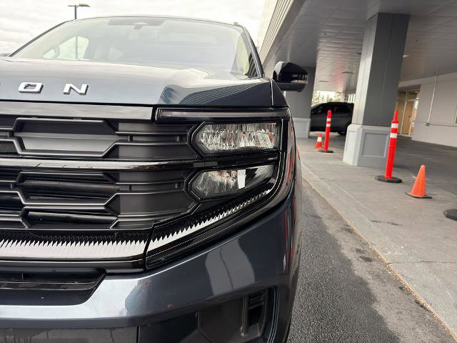 Certified 2025 Ford Expedition Active image 4