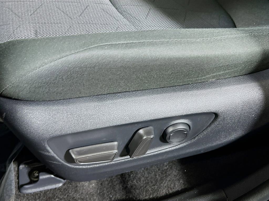 Certified 2025 Toyota RAV4 XLE AWD/4WD image 18