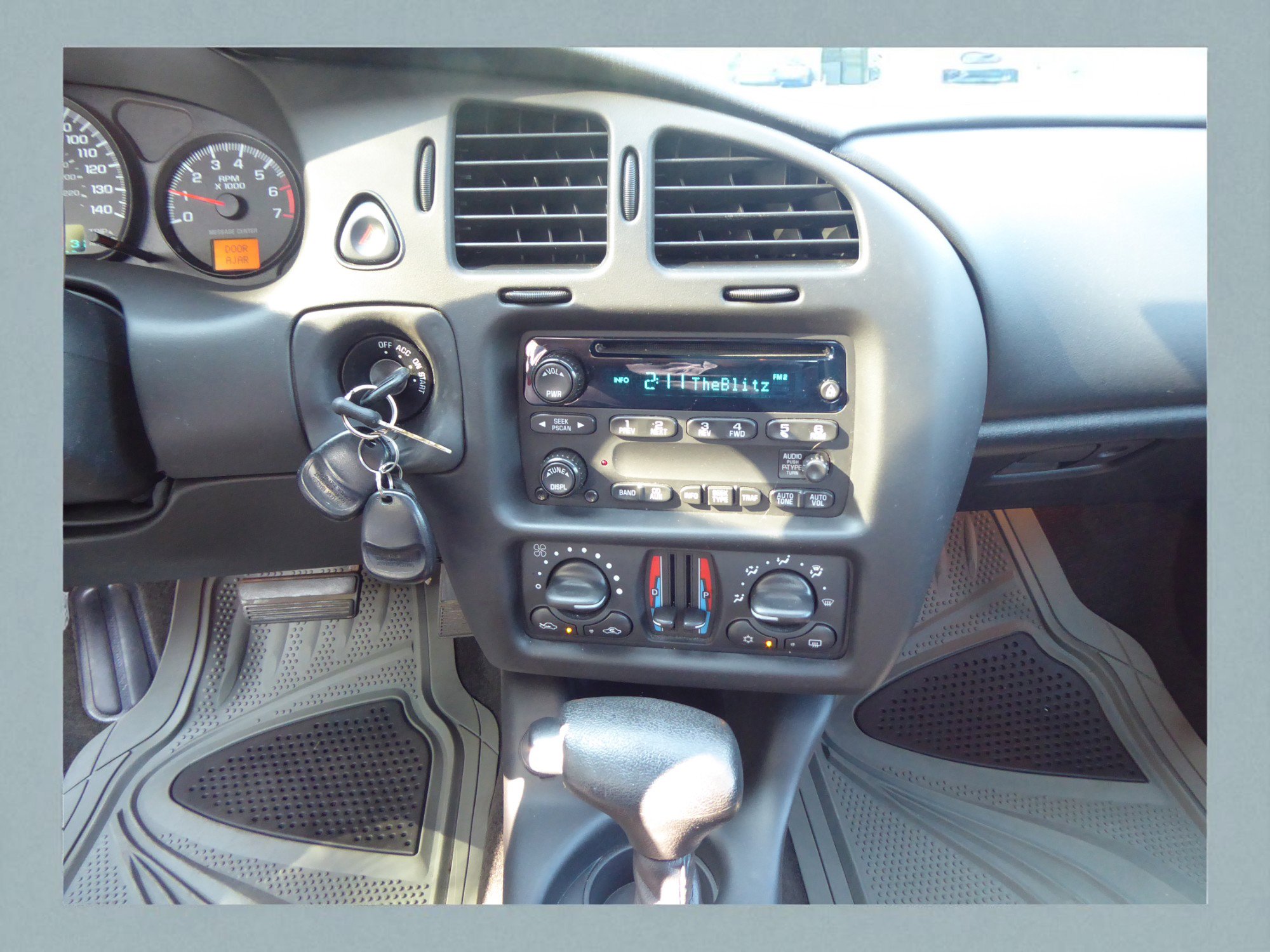 Used 2004 Chevrolet Monte Carlo SS w/ Dale Earnhardt Jr. Package image 14