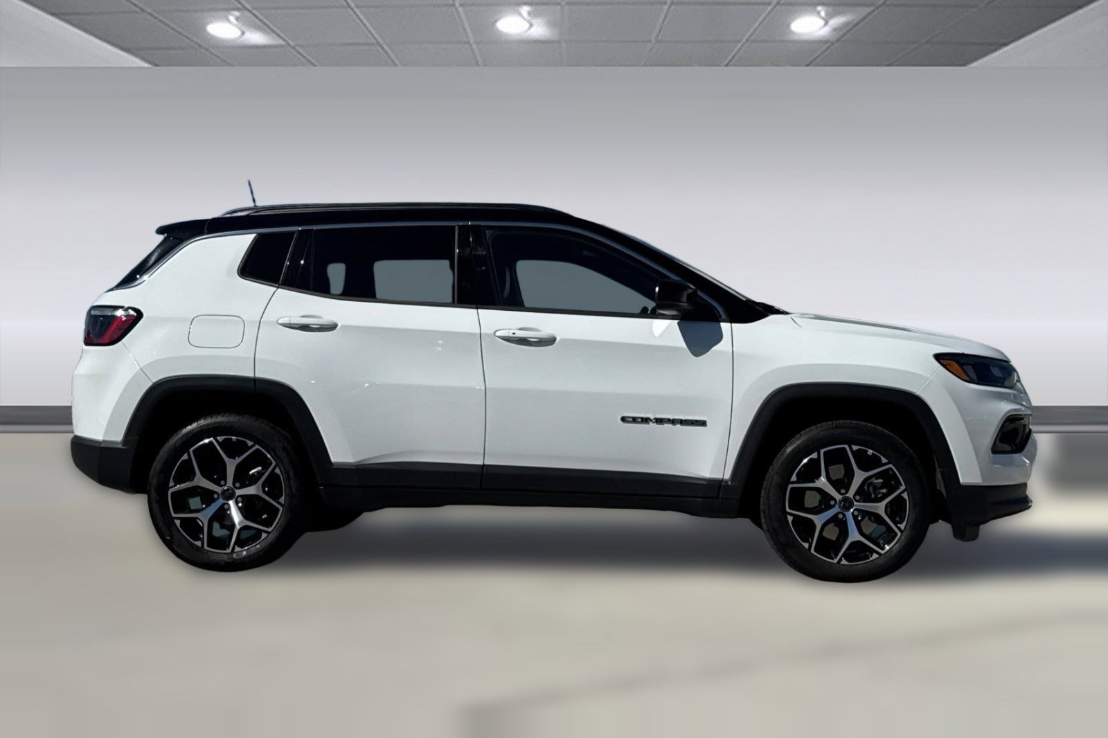 Used 2025 Jeep Compass Limited AWD/4WD image 2