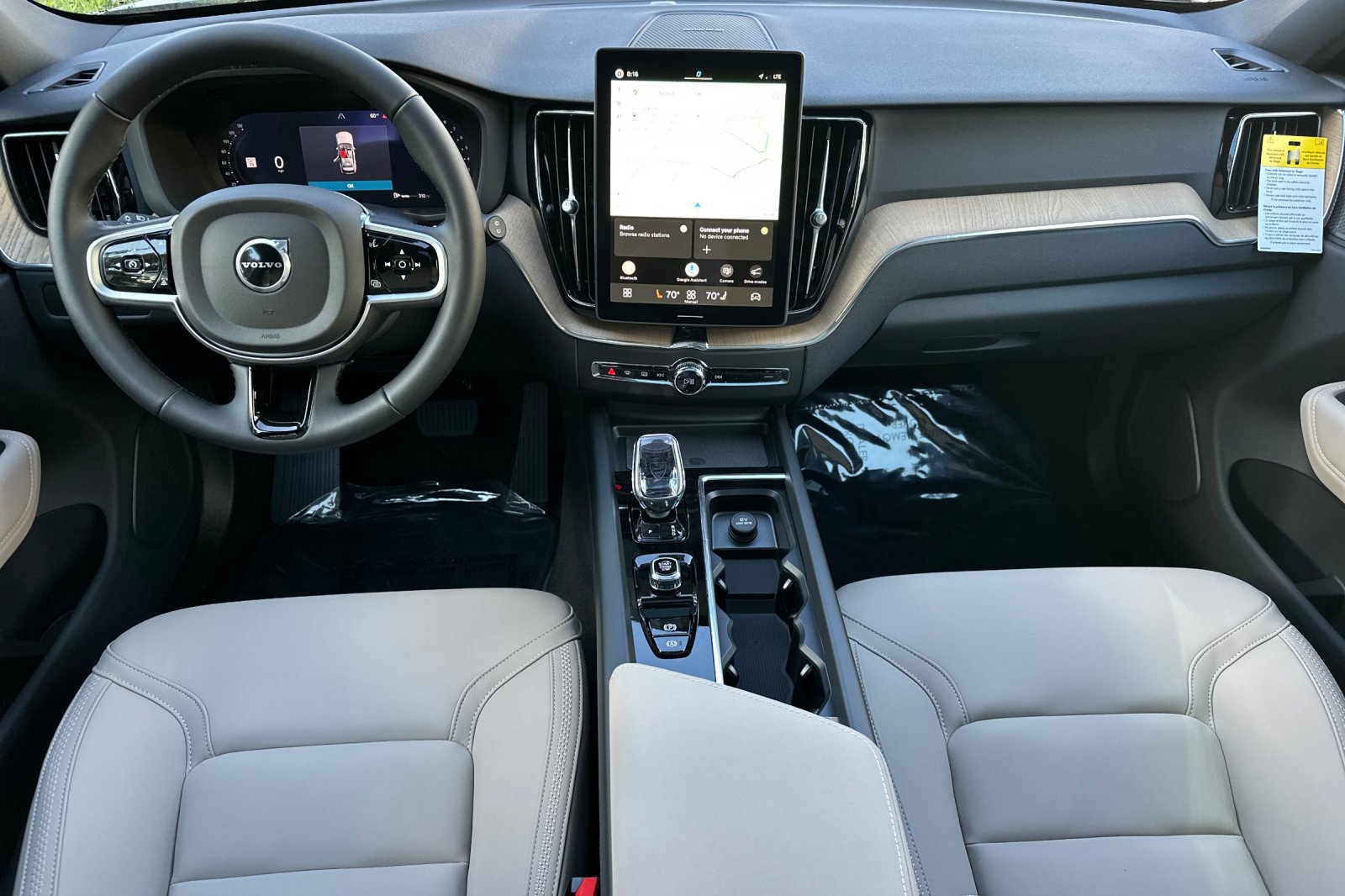 New 2026 Volvo XC60 B5 Plus AWD/4WD image 11