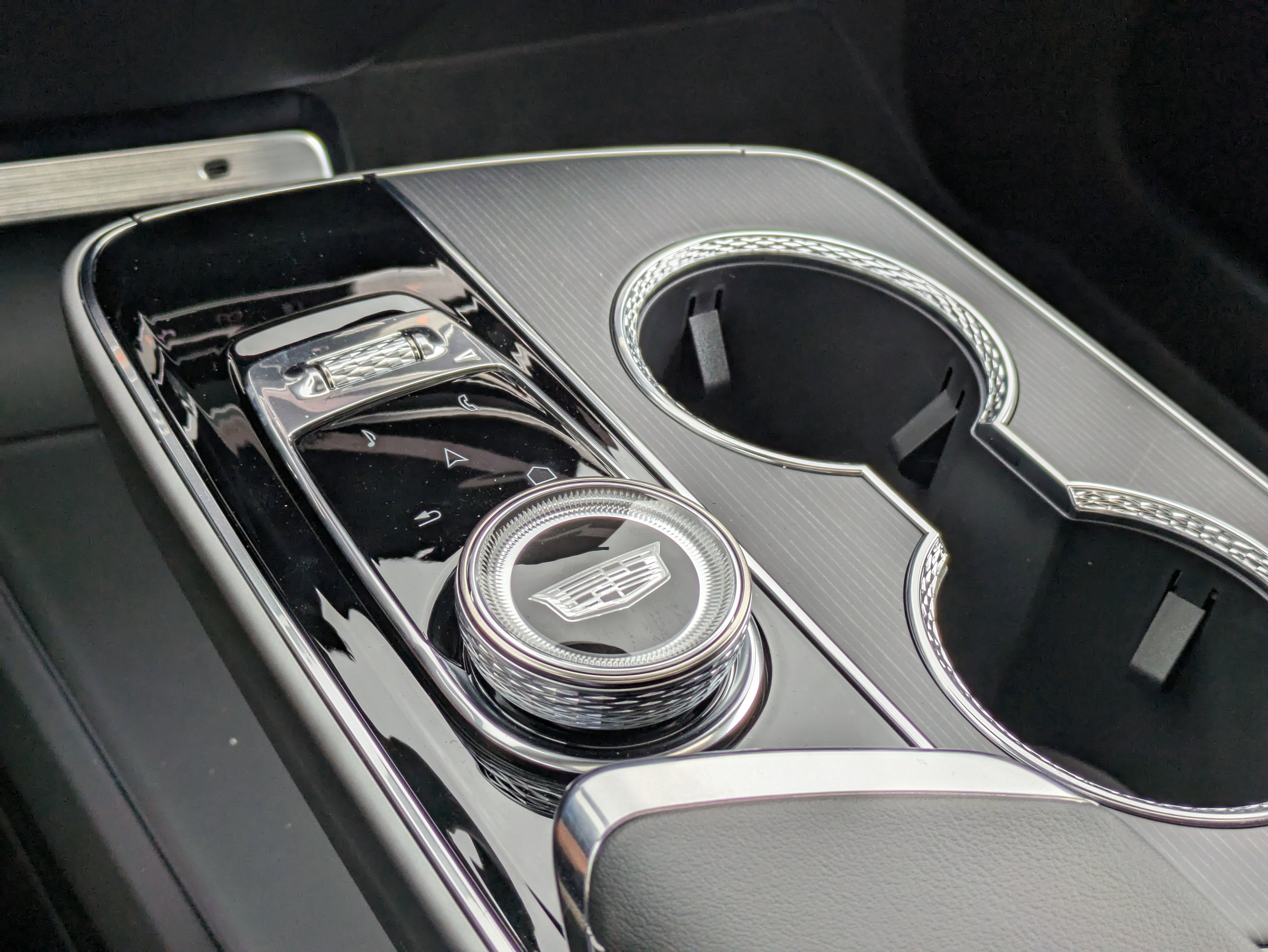 New 2025 Cadillac Lyriq Luxury image 18