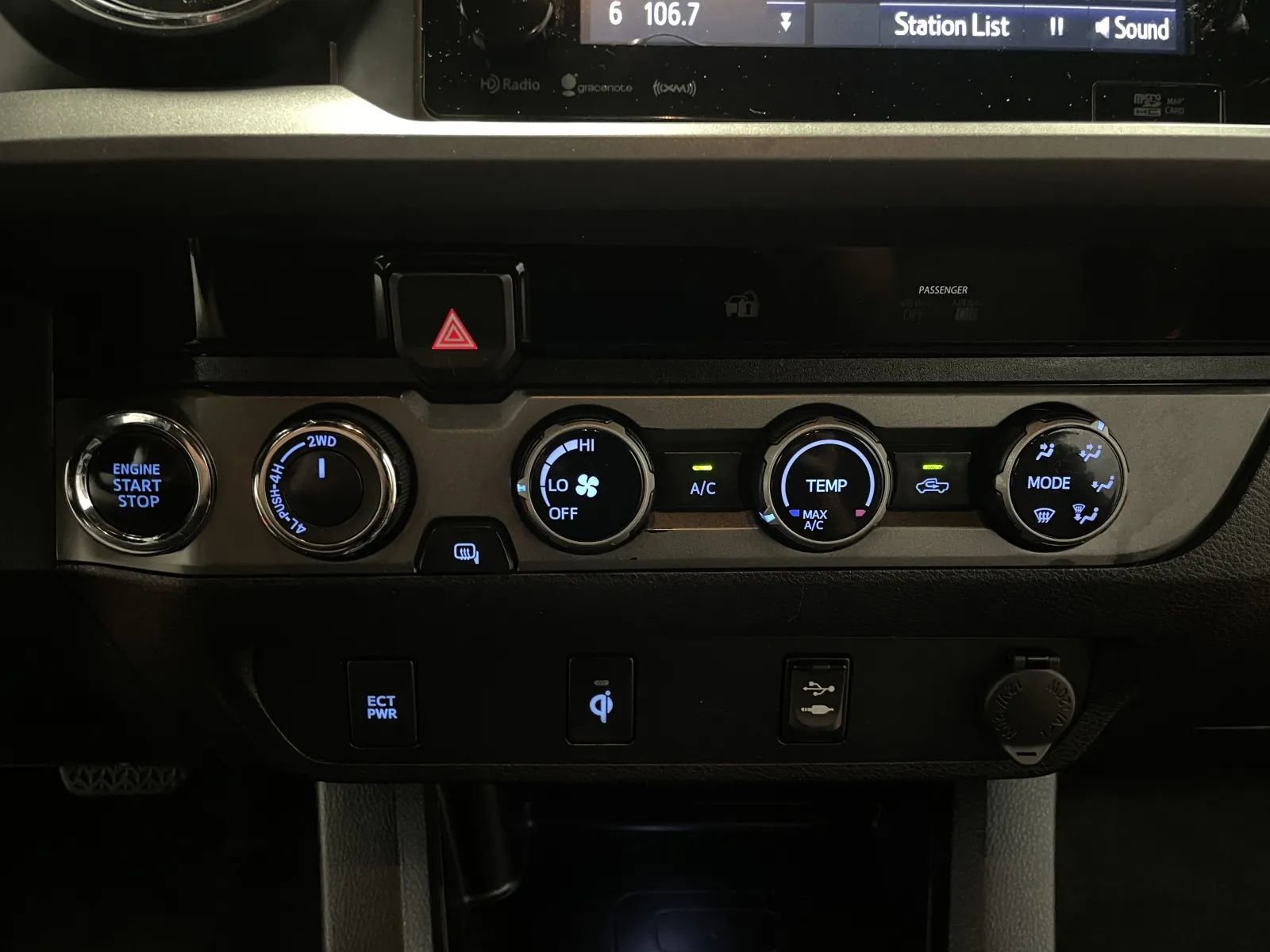 Used 2017 Toyota Tacoma TRD Sport w/ Tow Package (A/T) AWD/4WD image 30