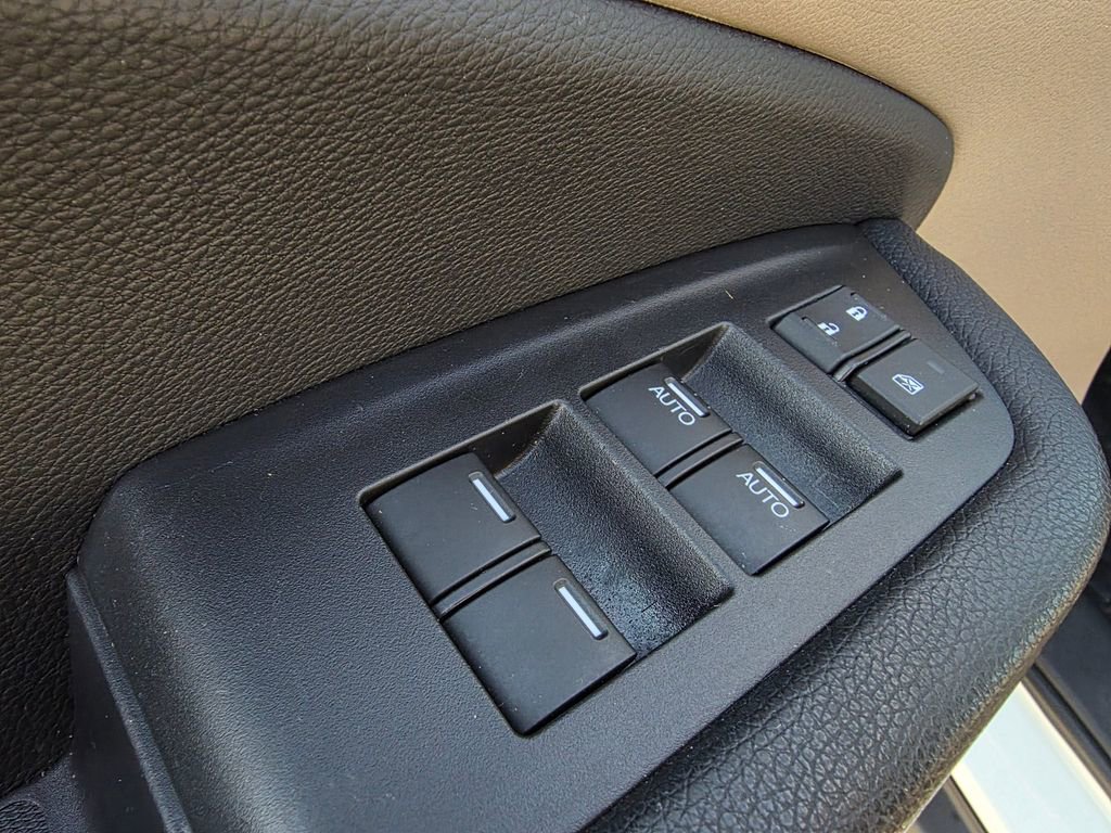 Used 2018 Honda Pilot Touring image 12