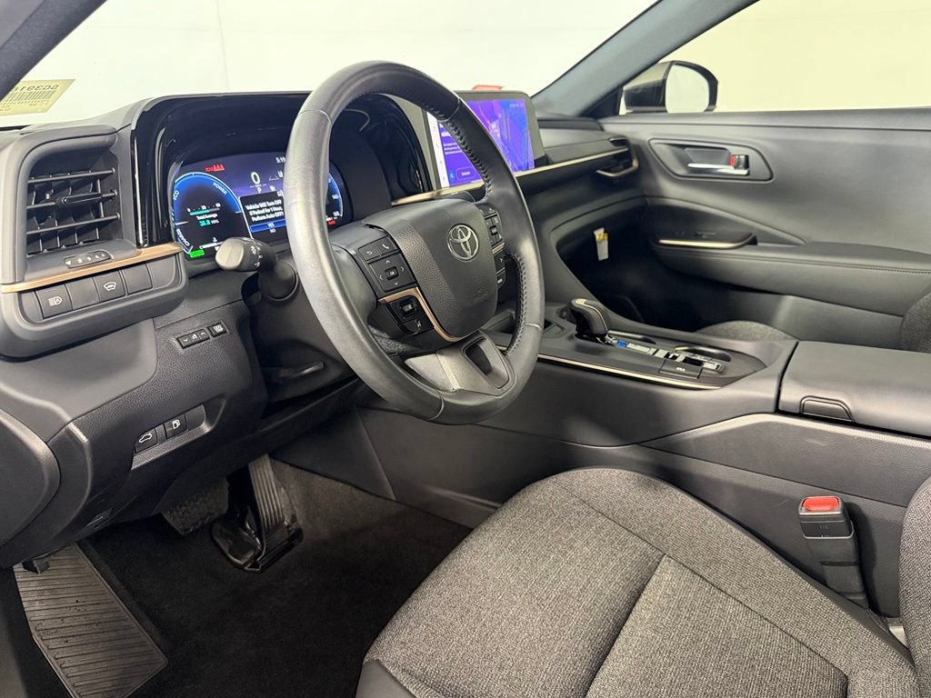 Used 2023 Toyota Crown AWD/4WD image 13