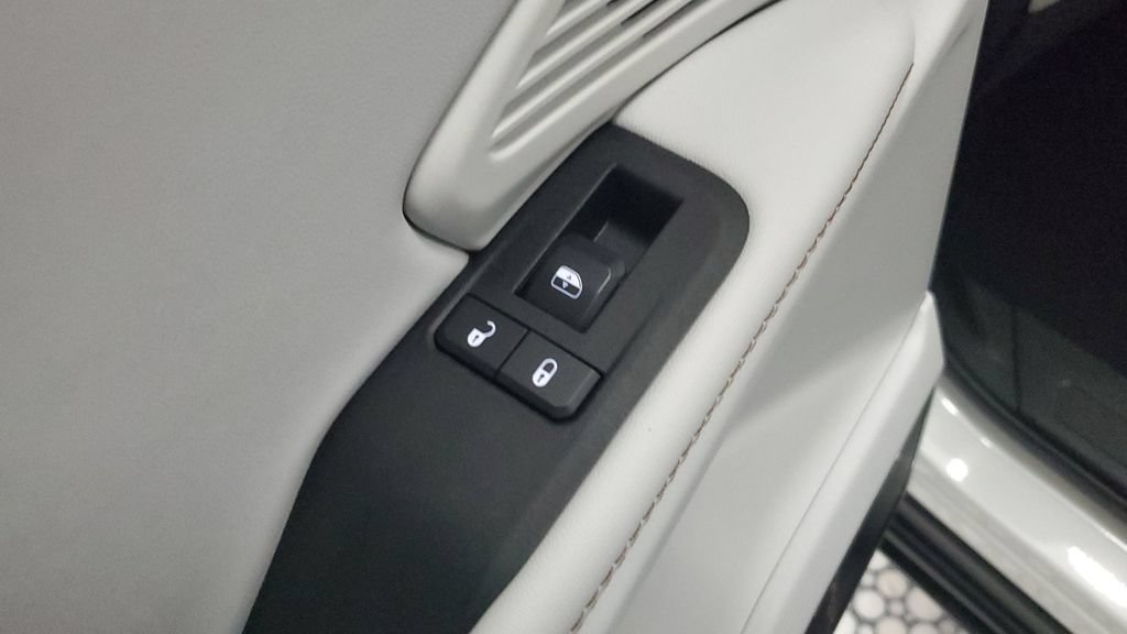 Used 2026 Jeep Cherokee Overland AWD/4WD image 19