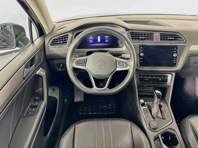 Used 2024 Volkswagen Tiguan SE AWD/4WD image 22