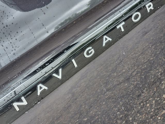 New 2026 Lincoln Navigator L Black Label AWD/4WD image 17