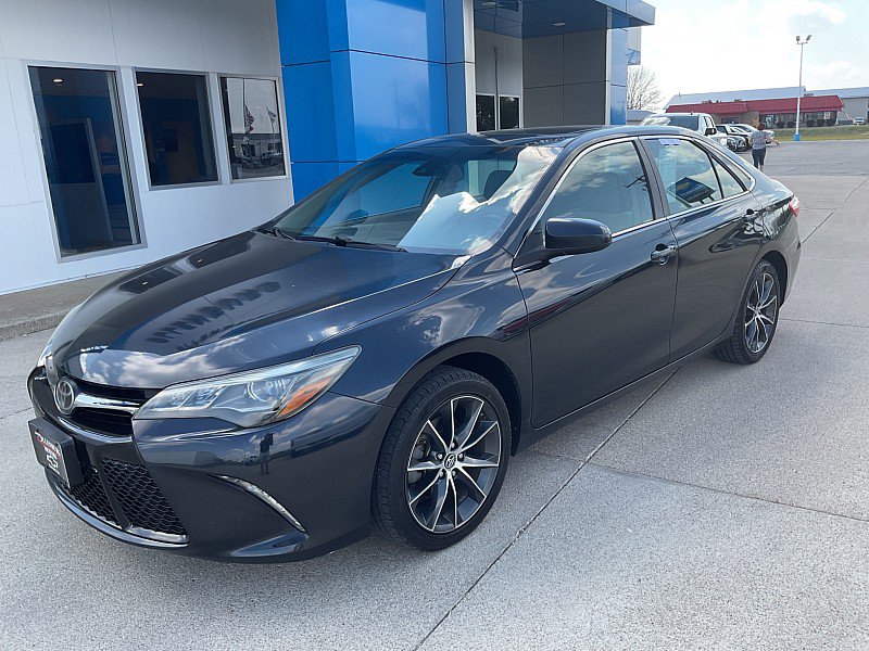 Used 2015 Toyota Camry XSE w/ Advanced Technology Package FWD image 2