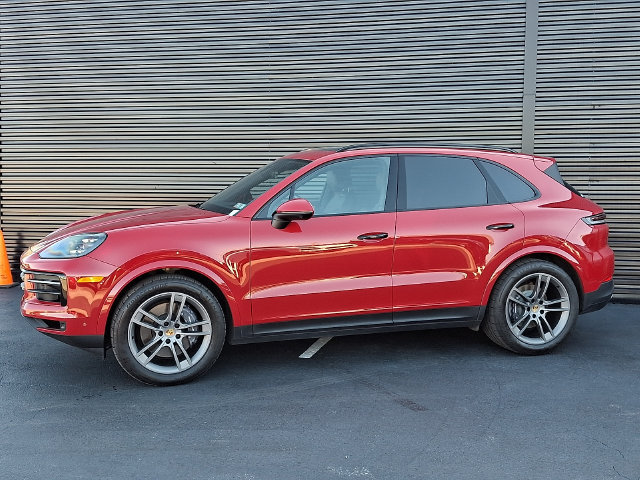 Certified 2024 Porsche Cayenne AWD/4WD image 2