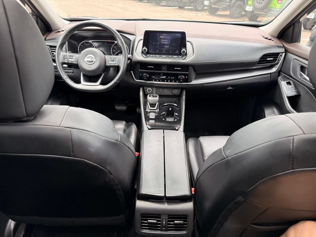 Used 2023 Nissan Rogue SV w/ SV Premium B Package FWD image 32