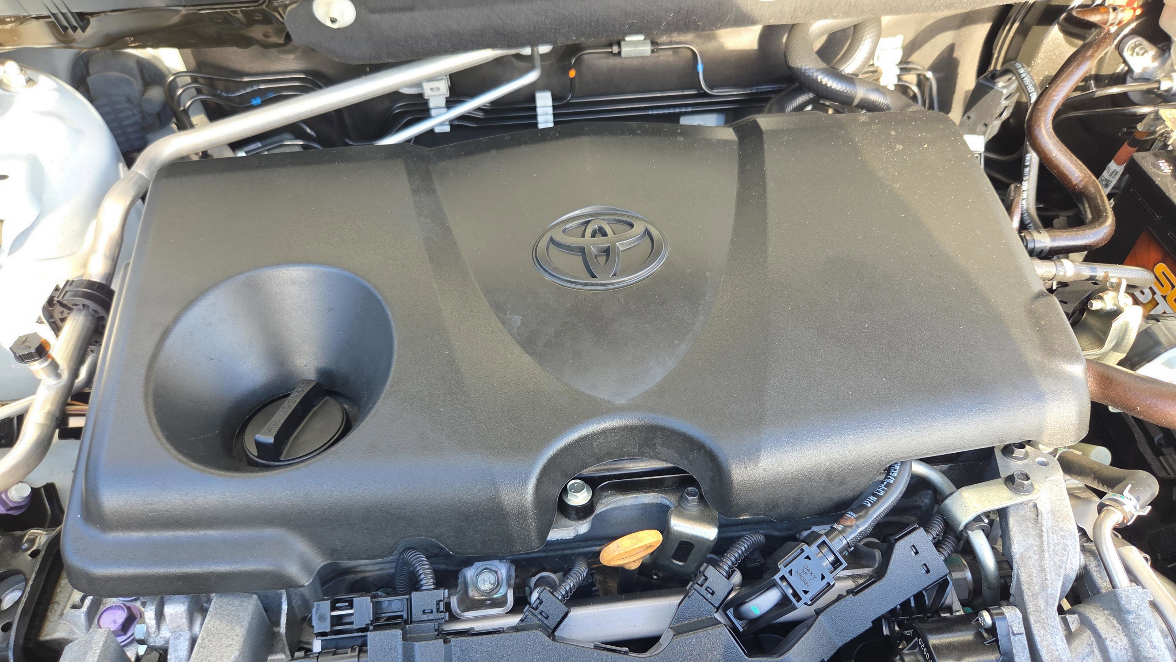 Used 2020 Toyota RAV4 LE image 23