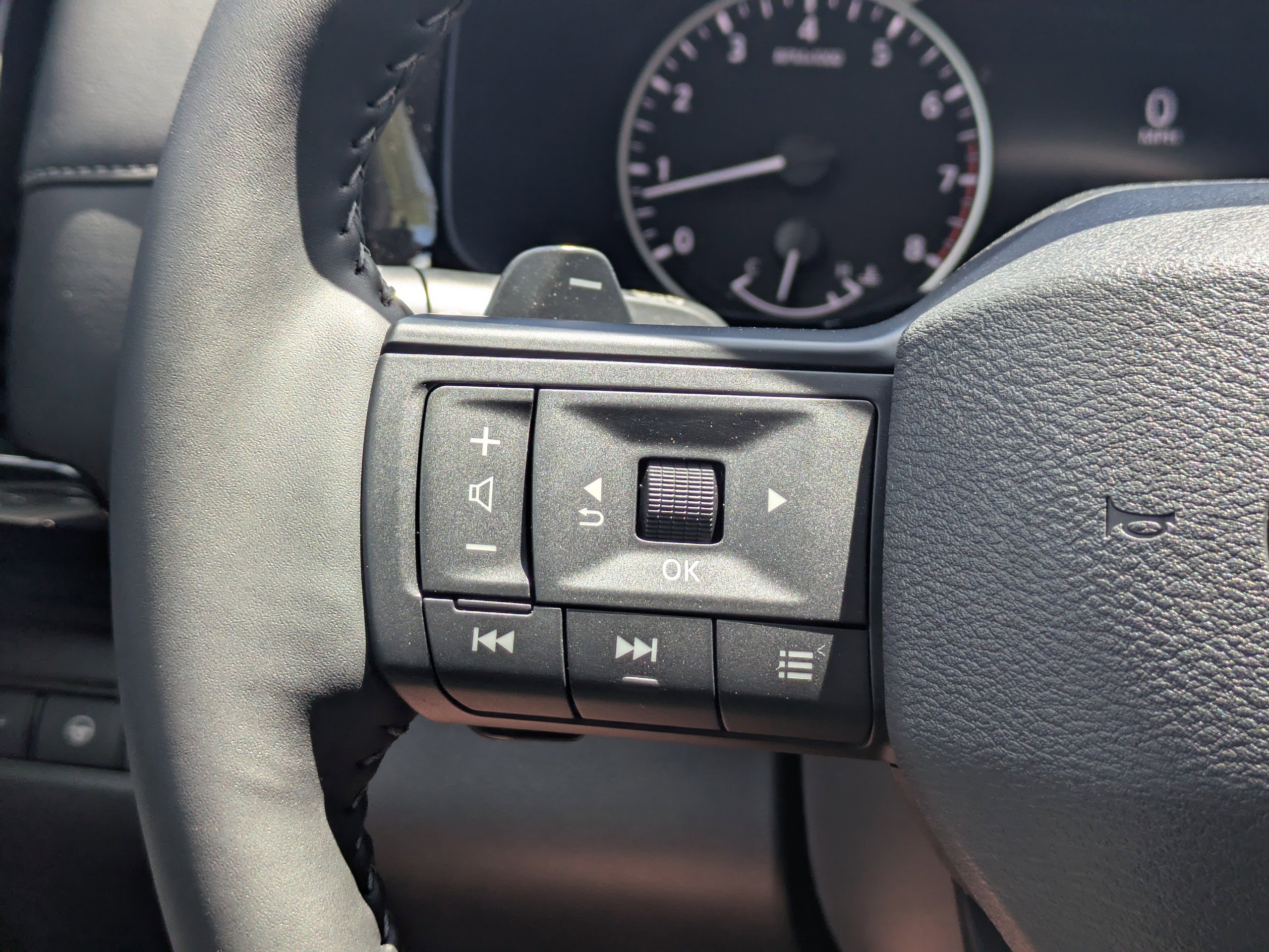 New 2026 Nissan Pathfinder SV AWD/4WD image 28