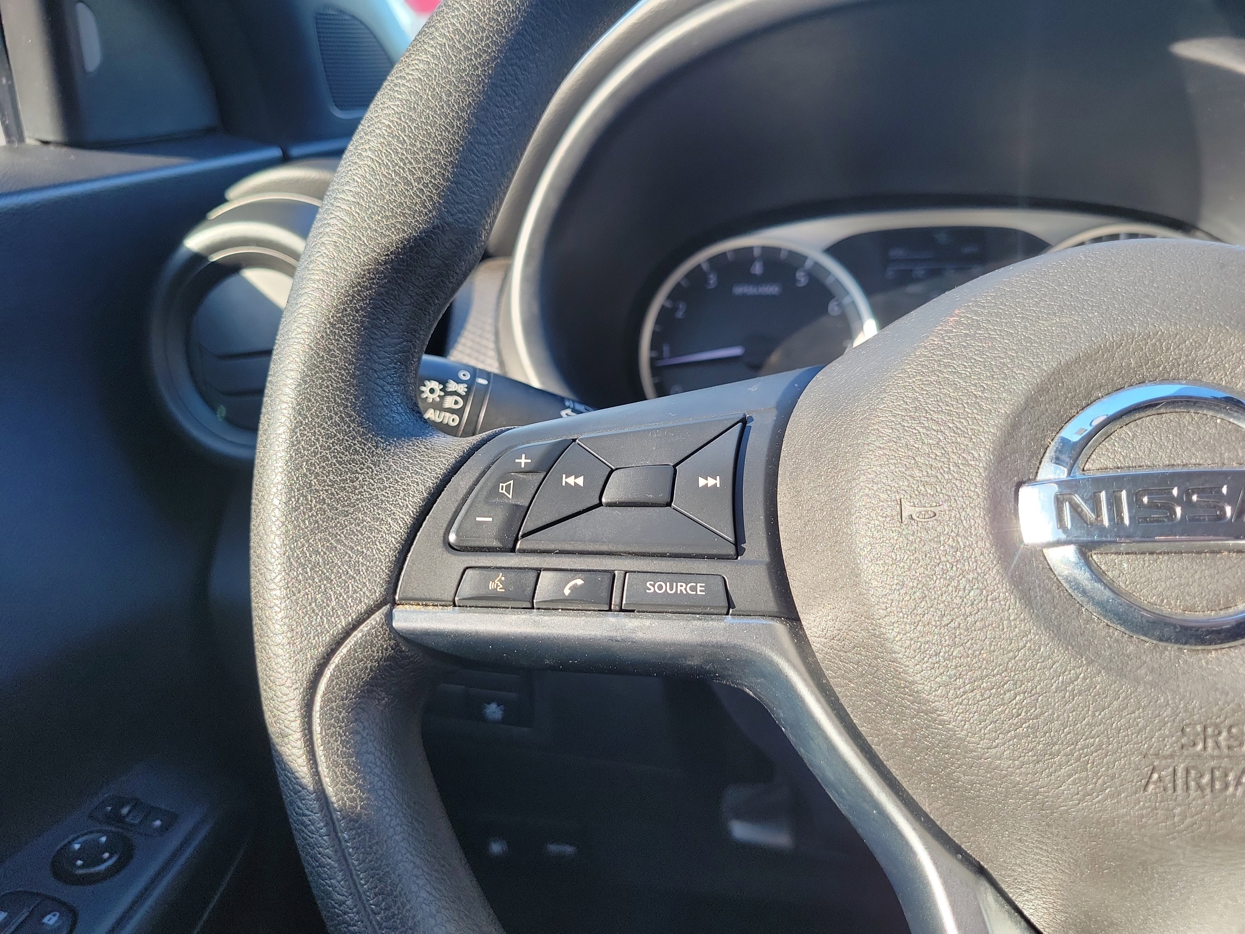 Used 2020 Nissan Kicks S image 18