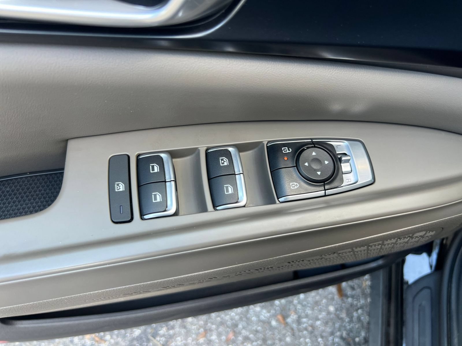 Used 2026 Kia Carnival FWD image 18