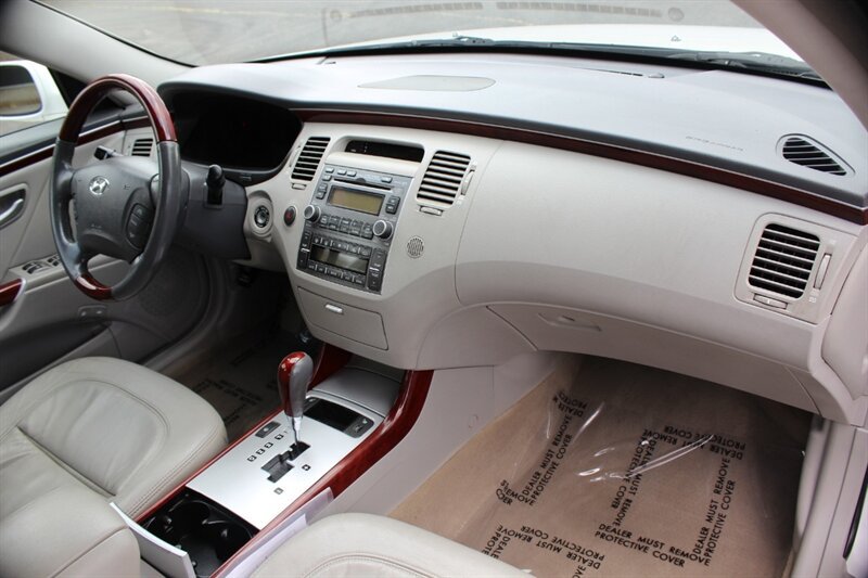 Used 2008 Hyundai Azera Limited FWD image 16