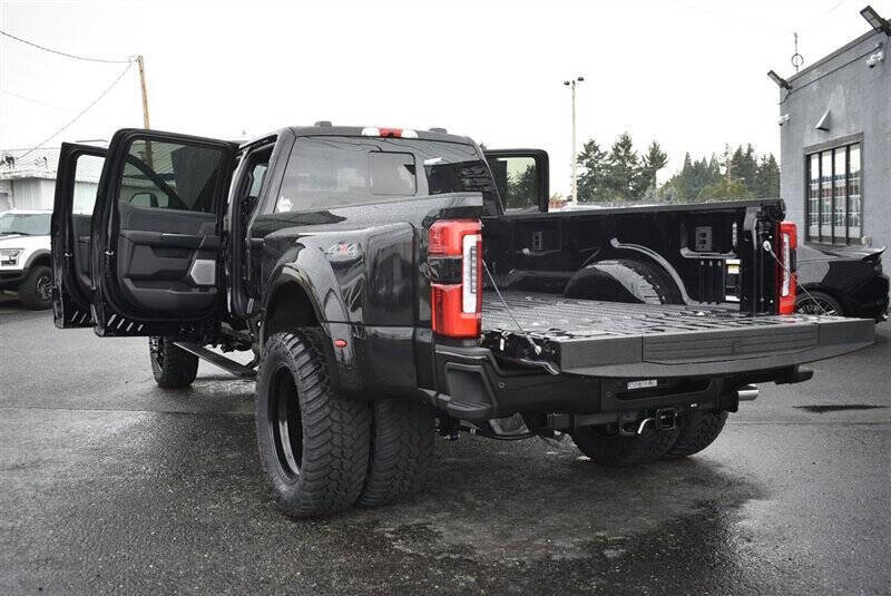 Used 2025 Ford F450 Platinum w/ Camper Package image 34