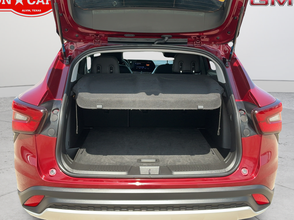 Used 2025 Chevrolet Trax LT w/ LT Convenience Package FWD image 21
