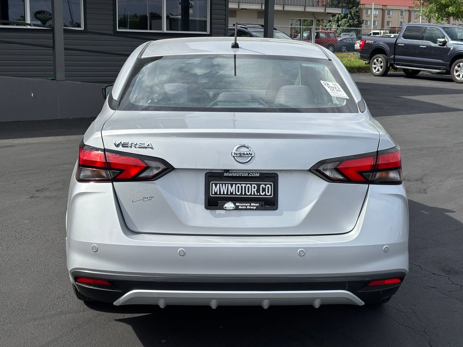 Used 2021 Nissan Versa S FWD image 4