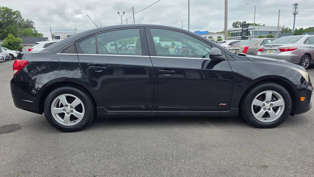 Used 2016 Chevrolet Cruze LT FWD image 4
