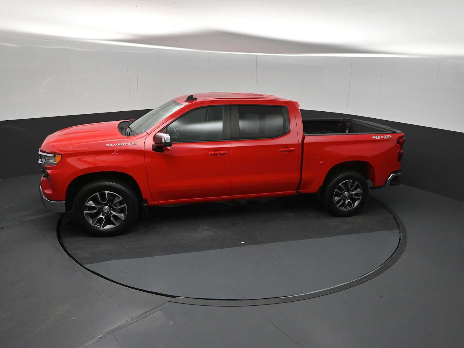 Used 2023 Chevrolet Silverado 1500 LT AWD/4WD image 13