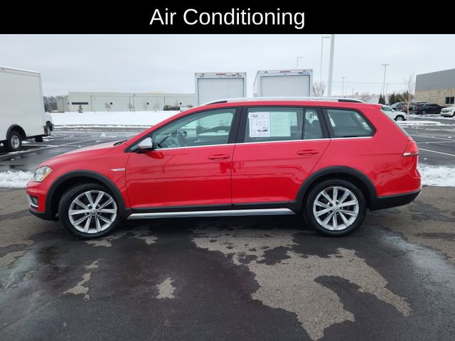 Used 2017 Volkswagen Golf Alltrack S image 4