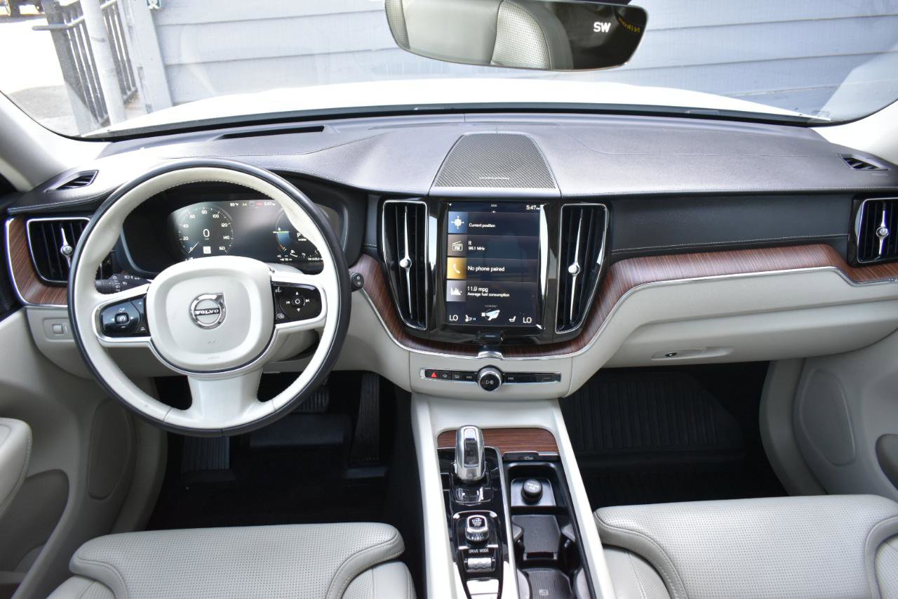 Used 2019 Volvo XC60 T8 Inscription w/ Advanced Package image 11