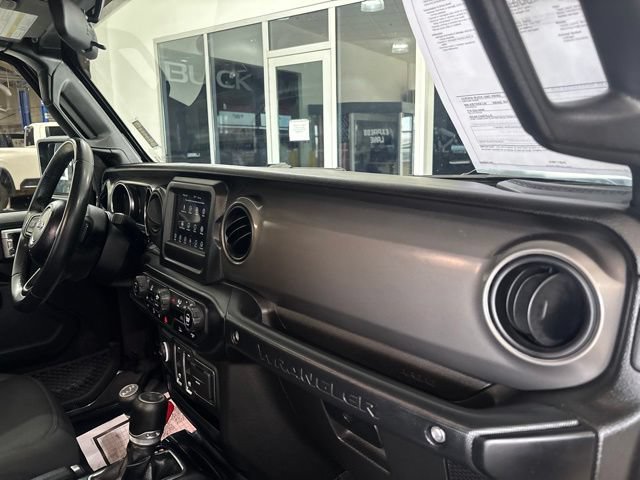 Used 2022 Jeep Wrangler Sport AWD/4WD image 34
