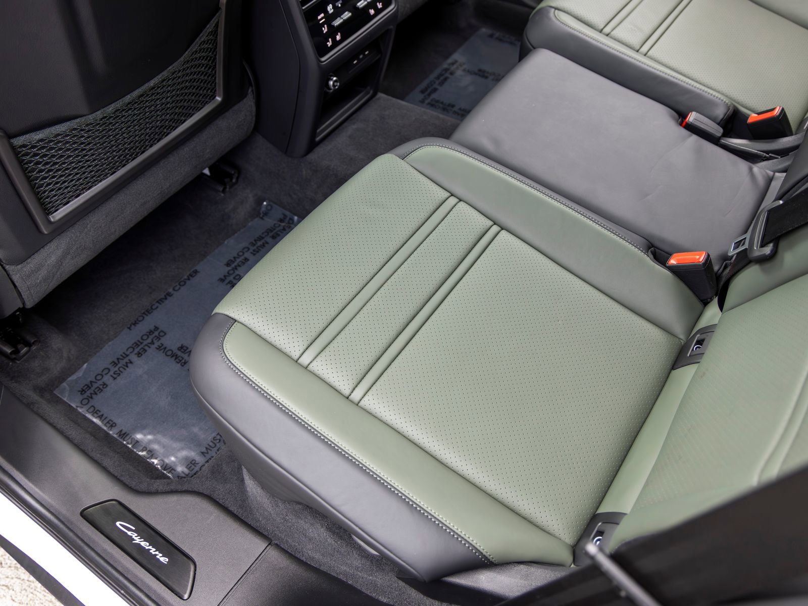Certified 2024 Porsche Cayenne Coupe image 47