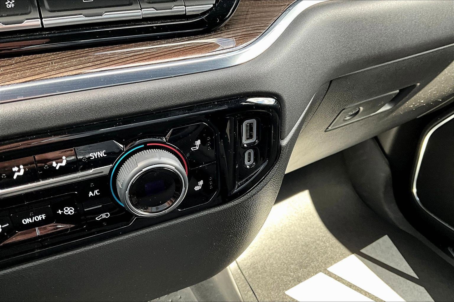 Used 2024 Chevrolet Silverado 1500 LT image 16