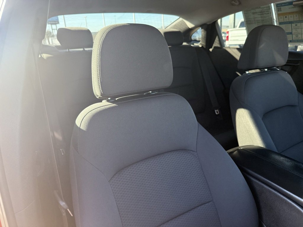 Used 2016 Chevrolet Malibu LT image 43