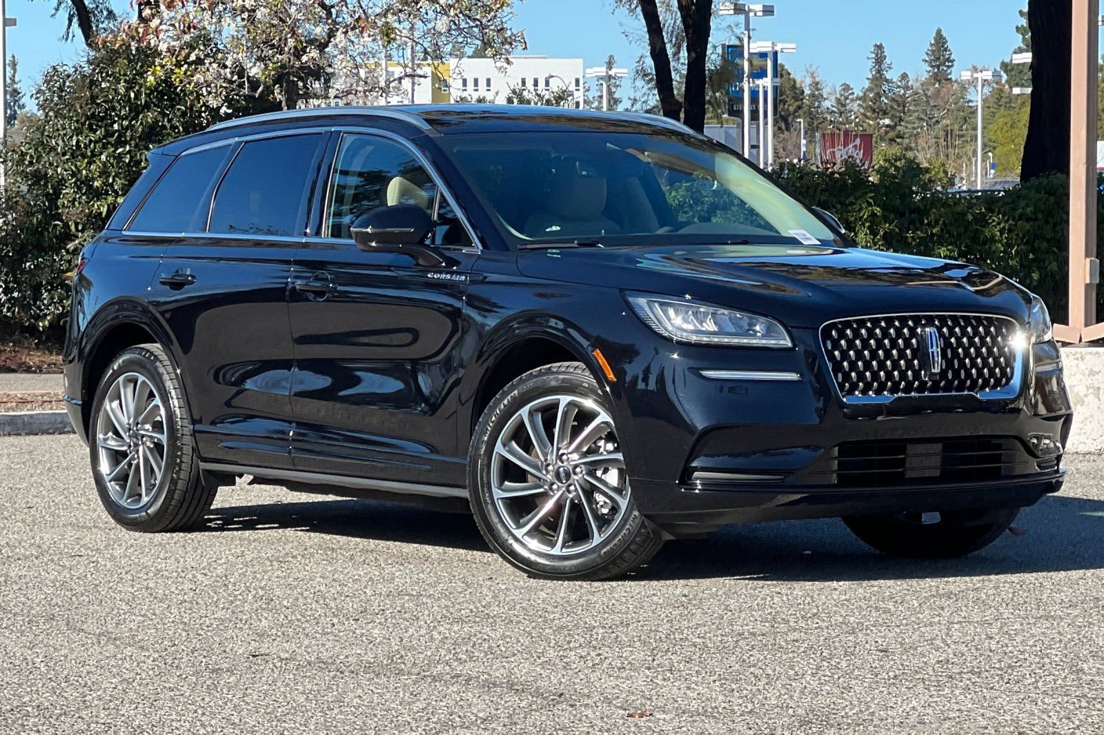 Certified 2022 Lincoln Corsair Grand Touring image 2