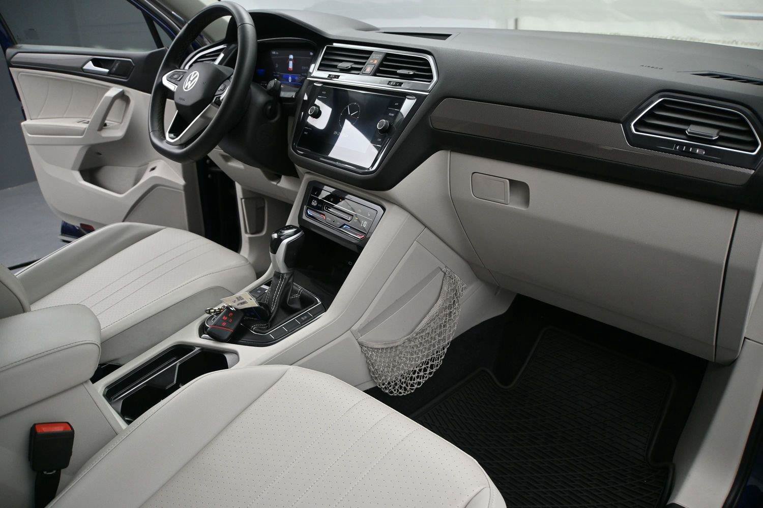 Used 2022 Volkswagen Tiguan SE AWD/4WD image 15
