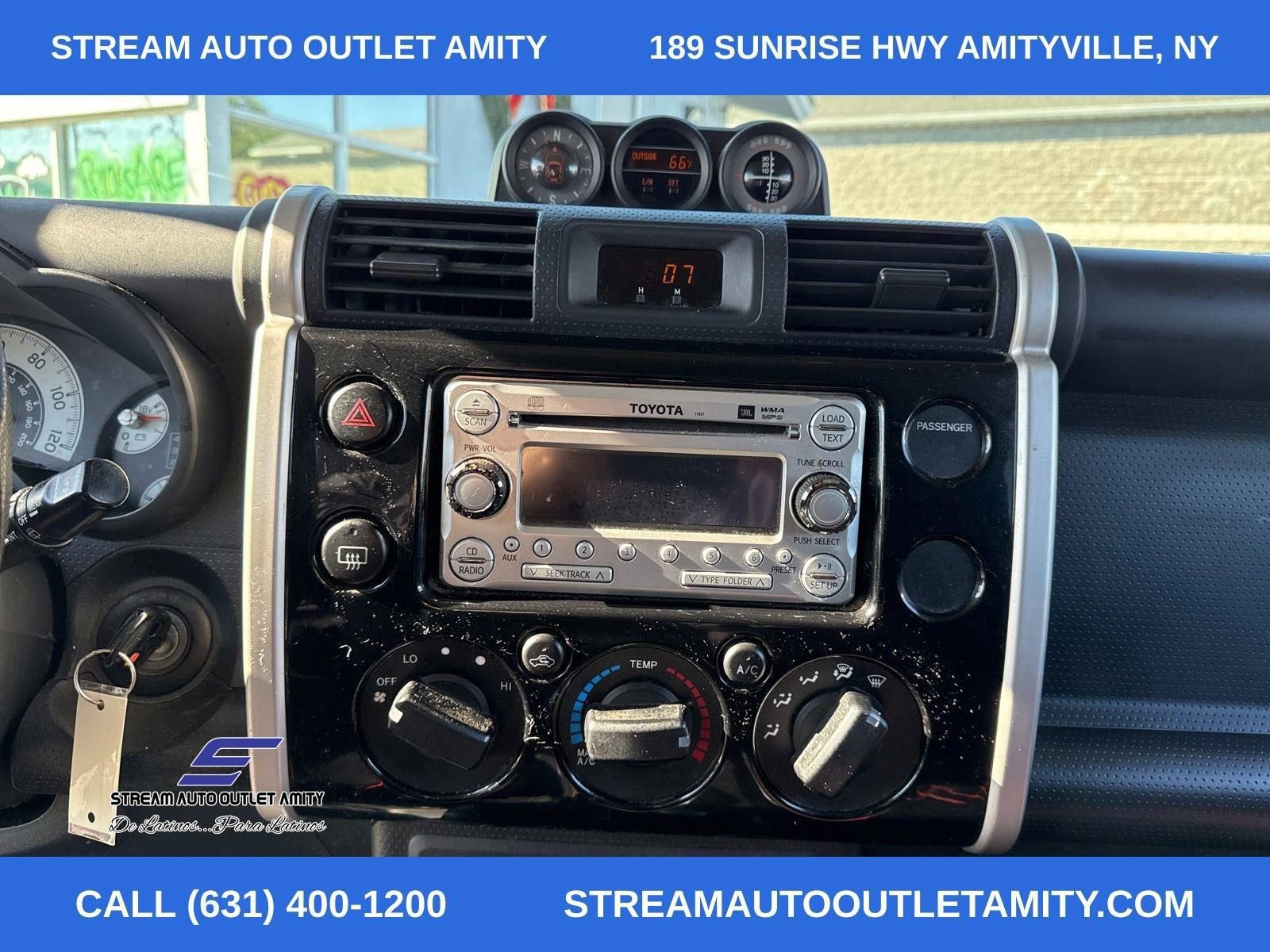 Used 2013 Toyota FJ Cruiser 4WD image 28
